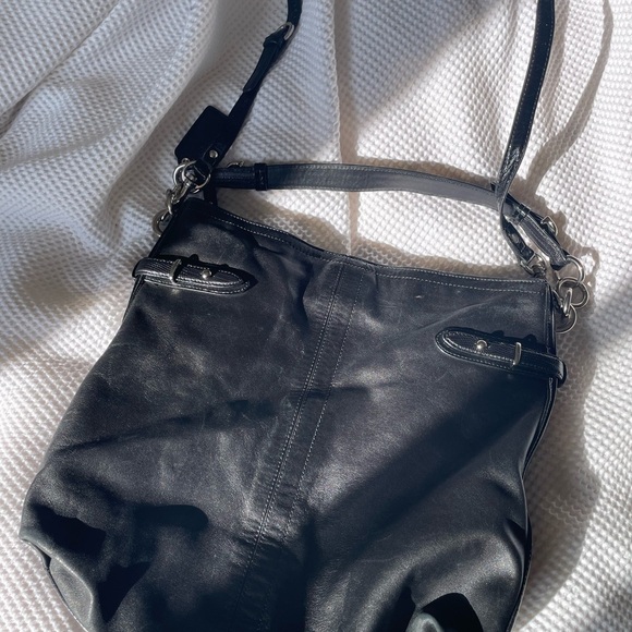 Large Coach Black Leather Tote with Silver Details - Picture 5 of 6